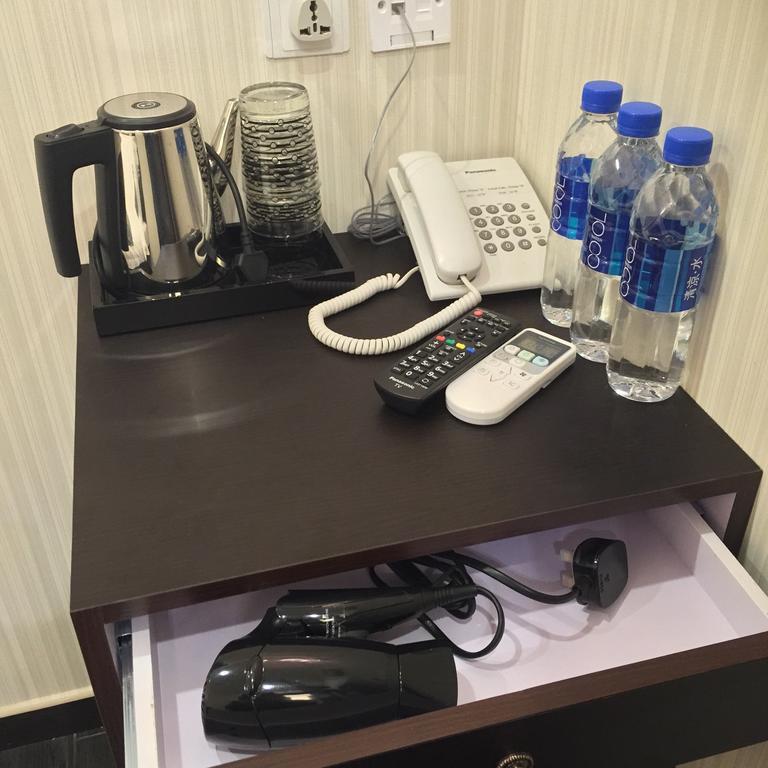 Seasons Hotel - Causeway Bay Hong Kong Room photo