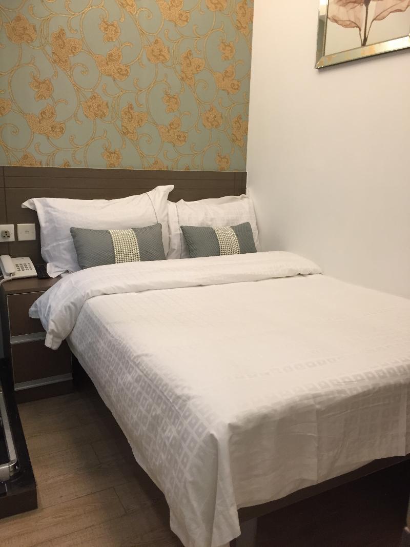 Seasons Hotel - Causeway Bay Hong Kong Exterior photo